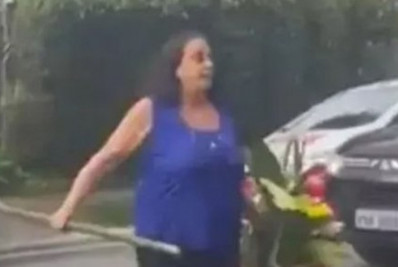 Juiz libera filha de militar presa por ofensa racista a agente da PF em frente à casa de Lula