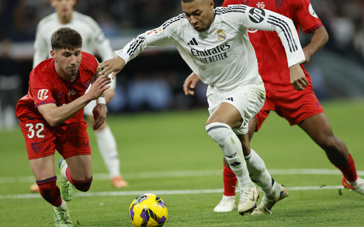 Mbappé brilhou na partida contra o Sevilla, marcando um golaço de fora da areá