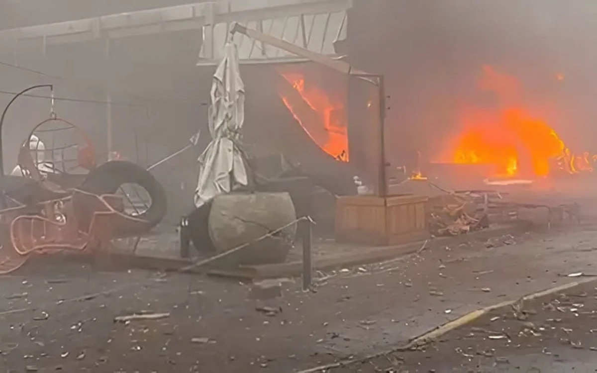 Imagens mostram estrago deixado pela queda da aeronave