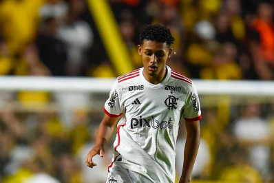 Garoto do Flamengo tem ida à Seleção vetada por José Boto e participará de pré-temporada