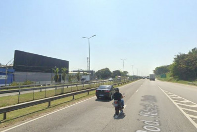 Passageiro de caminhão morre em acidente na BR-101, em São Gonçalo