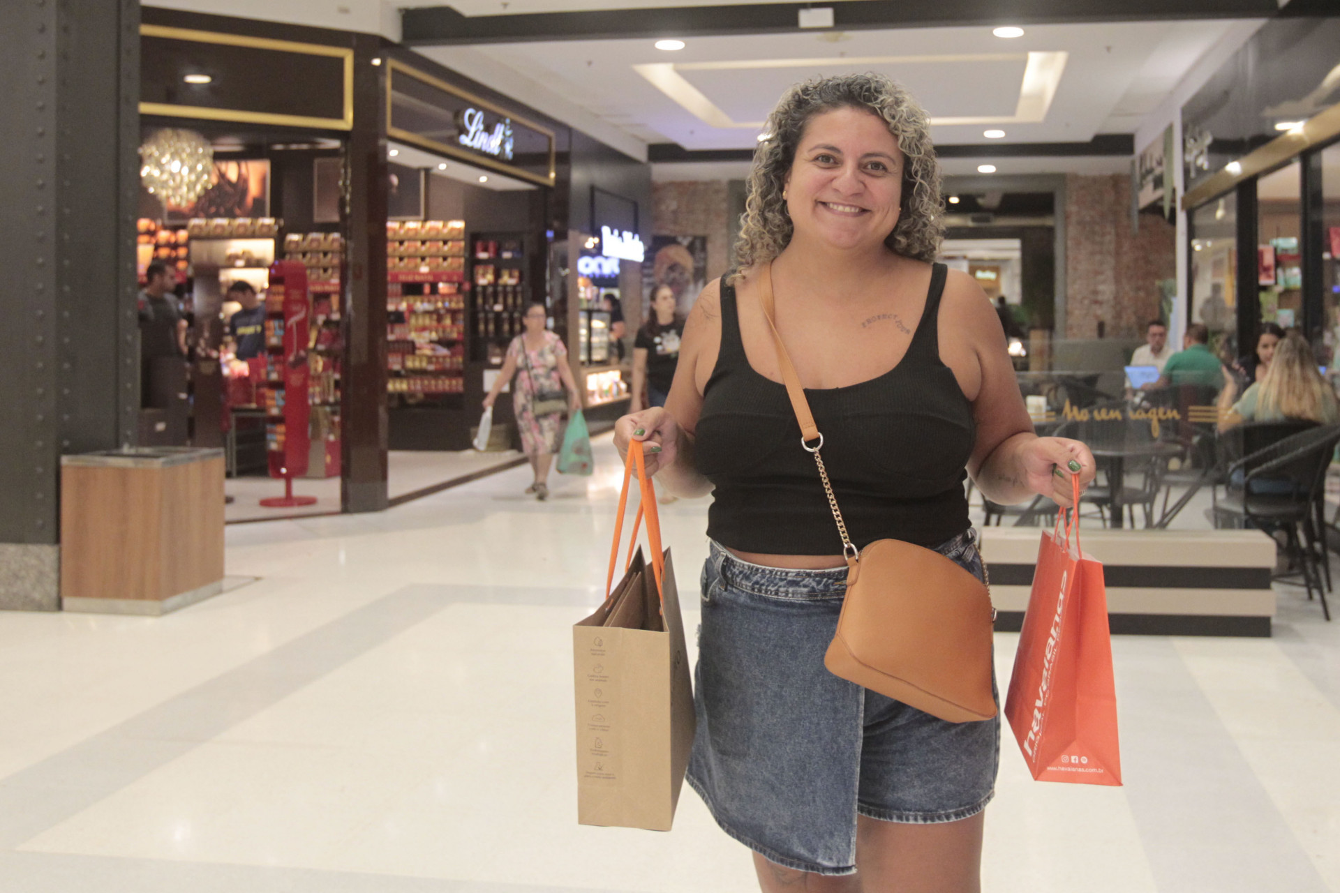 A pesquisadora qu&iacute;mica Mariana Mendes, 39, comprou presentes para o noivo, pais e sogros - Reginaldo Pimenta