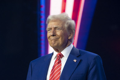 Trump promete 'deter a loucura transgênero' em seu primeiro dia de governo