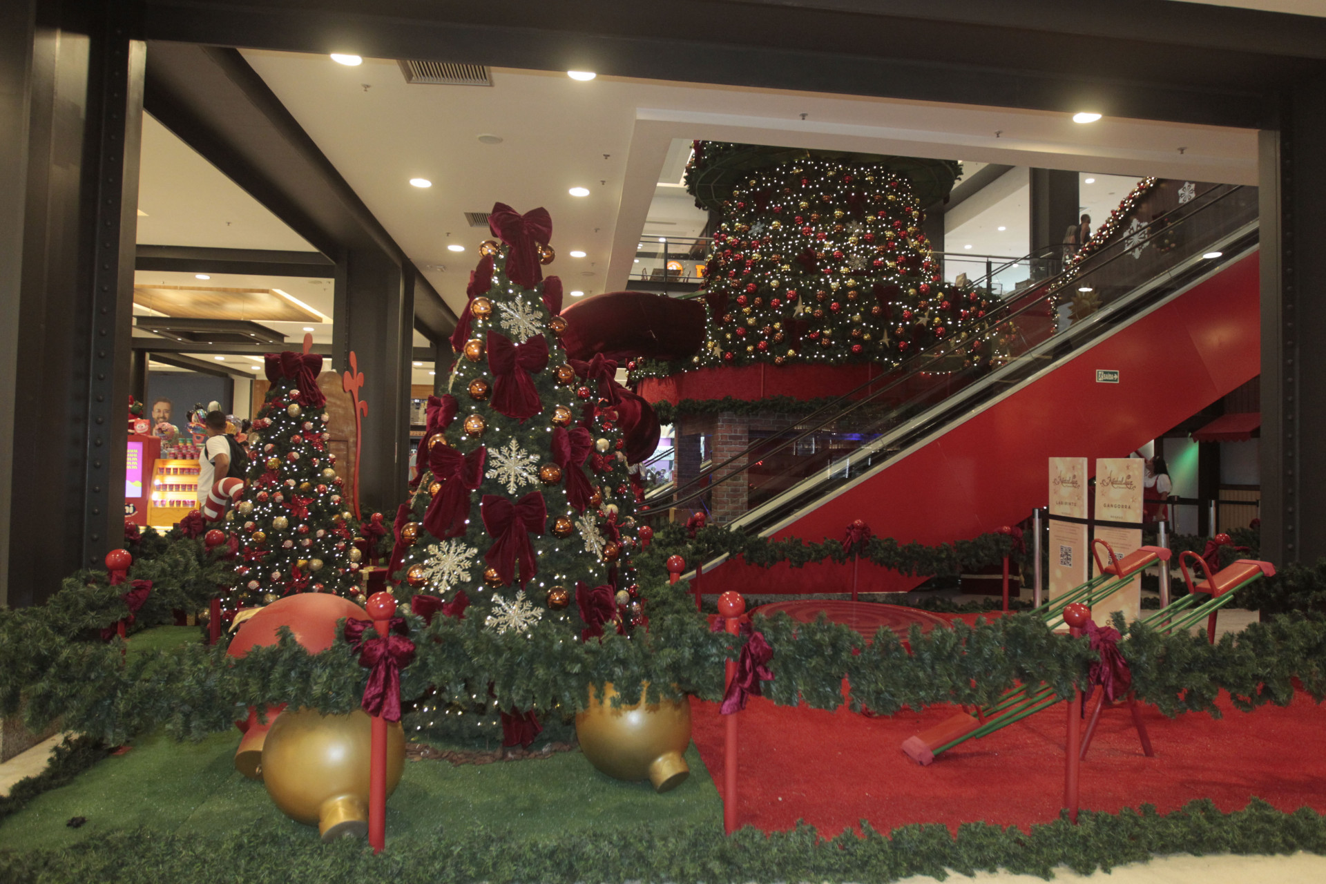 Movimenta&ccedil;&atilde;o no Shopping Nova Am&eacute;rica para compras de Natal, nesta segunda-feira (23) - Reginaldo Pimenta/Ag&ecirc;ncia O Dia