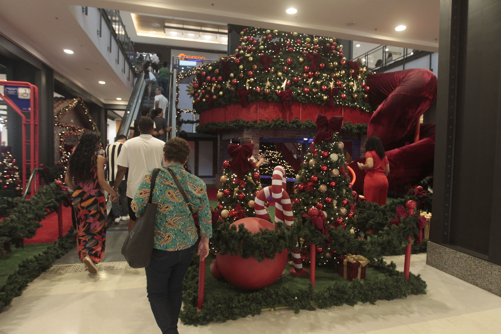Movimenta&ccedil;&atilde;o no Shopping Nova Am&eacute;rica para compras de Natal, nesta segunda-feira (23) - Reginaldo Pimenta/Ag&ecirc;ncia O Dia