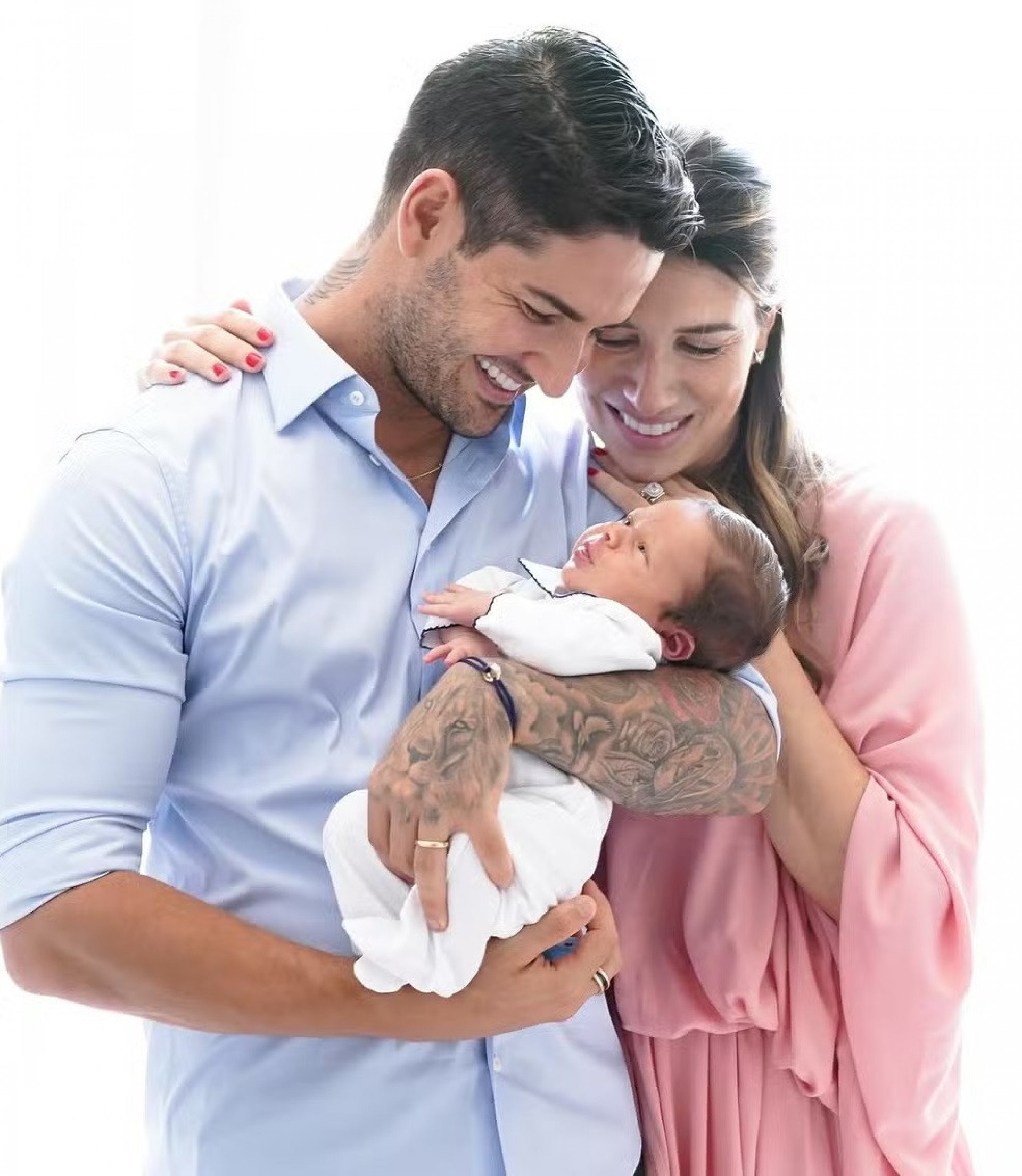 Alexandre Pato e Rebeca Abravanel com o filho Benjamin - Reprodução/Instagram