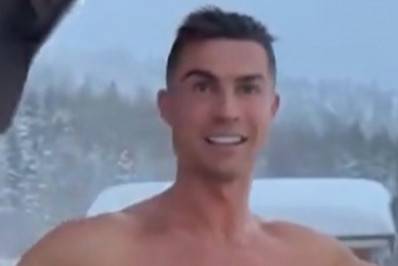 Cristiano Ronaldo 'descobre' ter 11 anos a menos; entenda