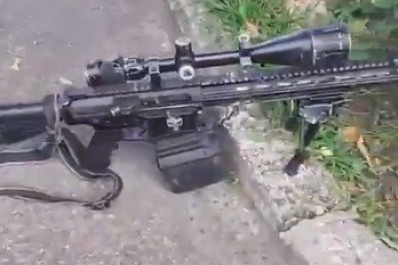 Bandido armado com fuzil é baleado em confronto com a PM no Caju