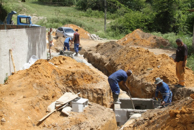 Obras de infraestrutura nos bairros Sacramento, Eliane e Iêda estão avançando