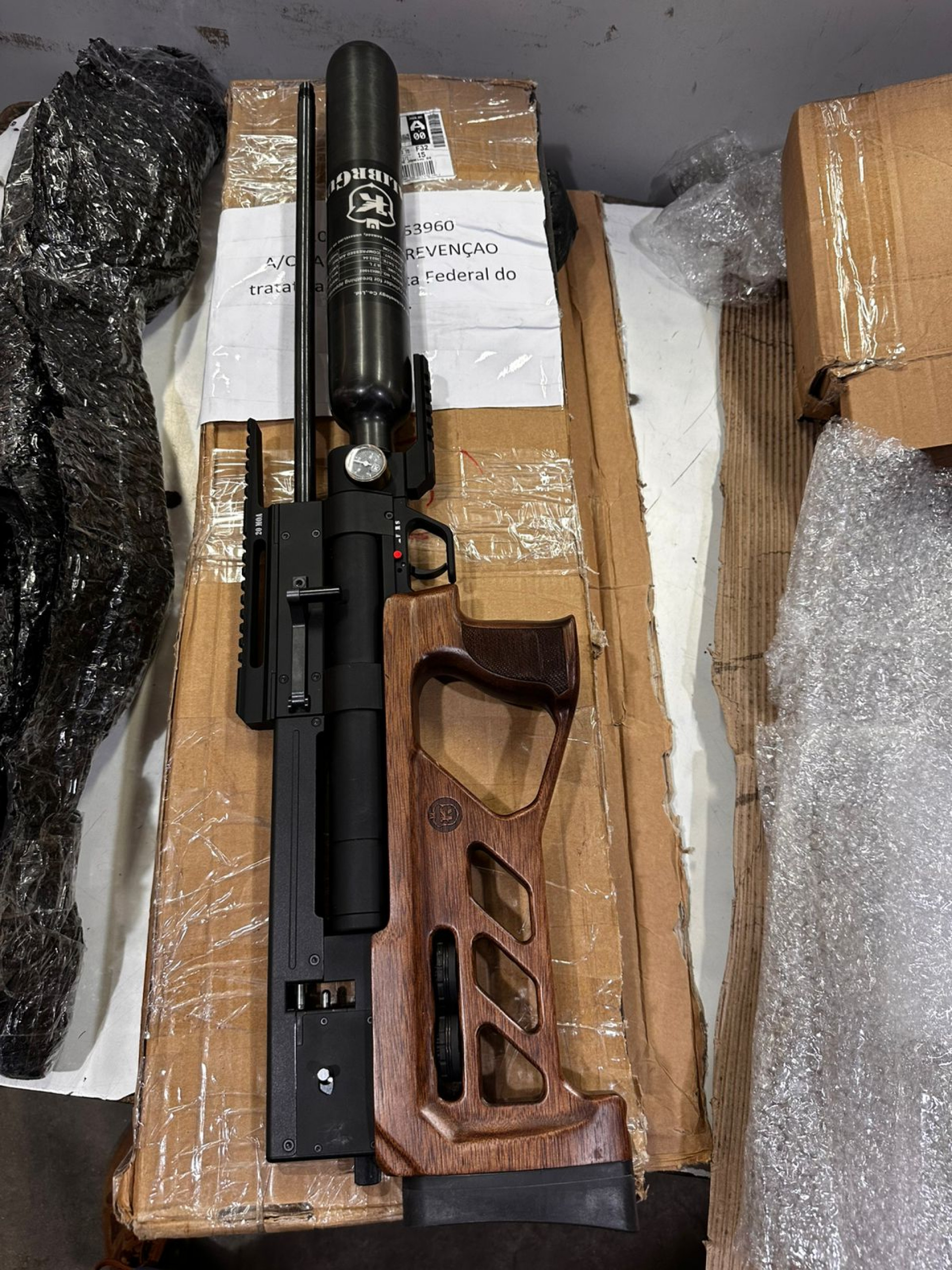 Material apreendido durante a ação nesta quinta-feira (26)