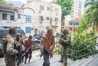Sete suspeitos são presos em operação do Bope no Morro dos Macacos