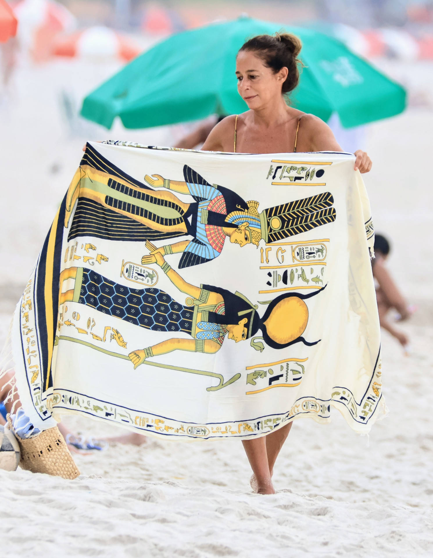 Andrea Beltrão aproveita dia em praia de Copacabana  - Dan Delmiro / Agnews