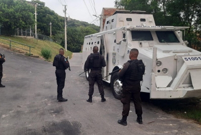 Guerra no Morro dos Macacos faz casa de festas fechar as portas e Pedro ll suspender aulas