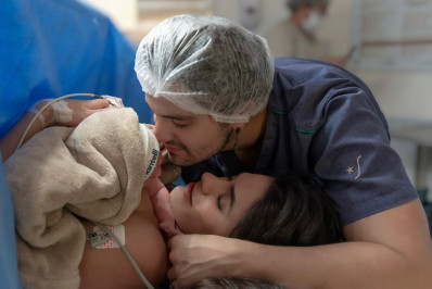 Luan Santana e Jade Magalhães publicam primeiras fotos ao lado da filha, Serena 