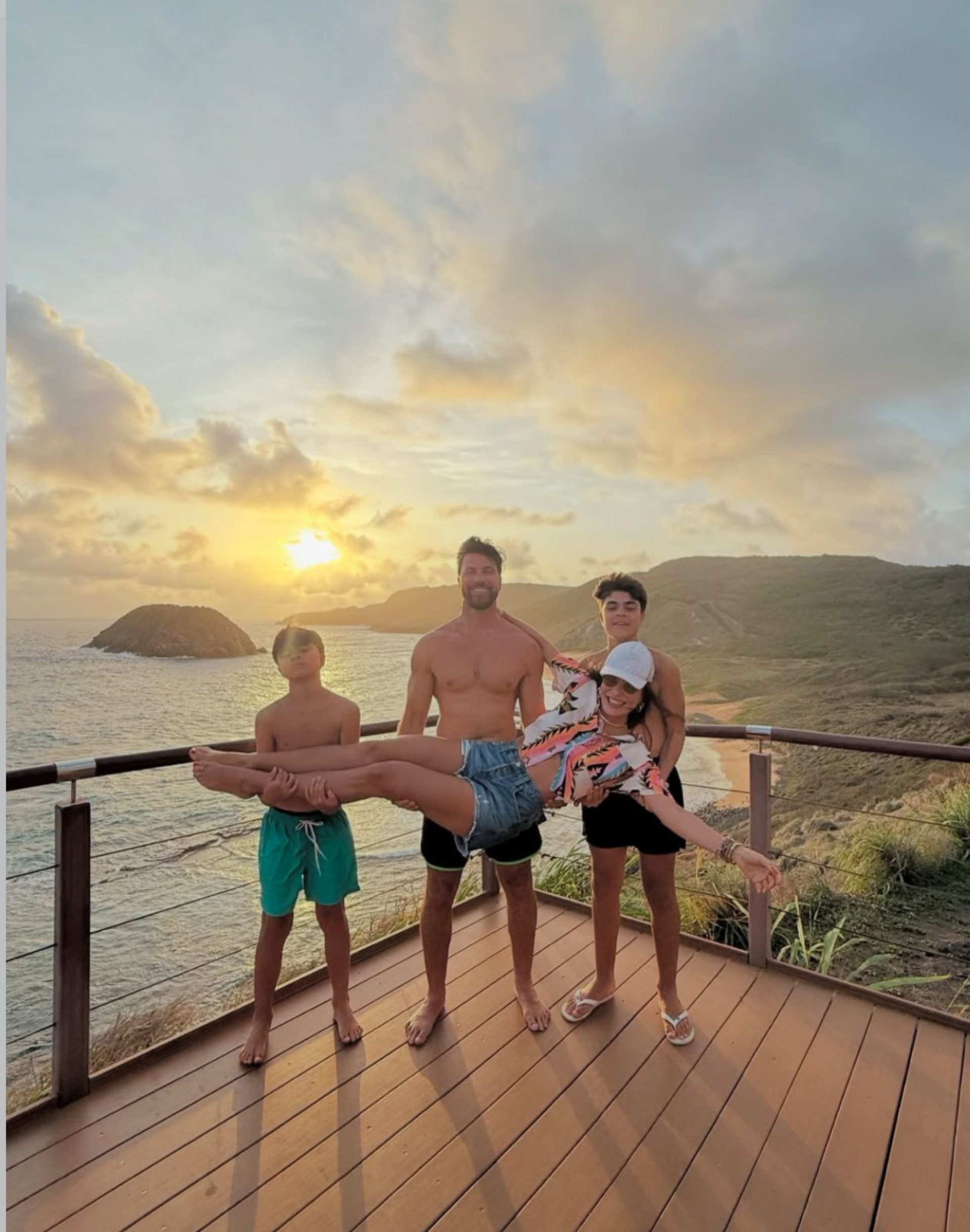 Juliana Paes publica registros ao lado fam&iacute;lia em Fernando de Noronha - Reprodu&ccedil;&atilde;o Instagram