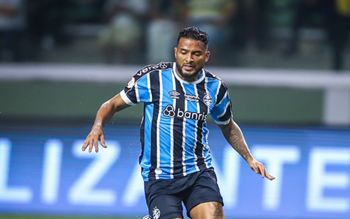 FUTEBOL/CAMPEONATO BRASILEIRO 2023 /GREMIO X PALMEIRAS - ESPORTES - Lance da partida entre Gremio e Palmeiras disputada na noite desta quarta-feira, na Allianz Arena, em Sao Paulo, em partida valida pela Campeonato Brasileiro 2023. FOTO: LUCAS UEBEL/GREMIO FBPA