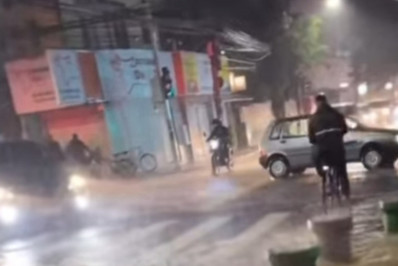 Estragos causados pelas fortes chuvas são reparados por equipes do governo