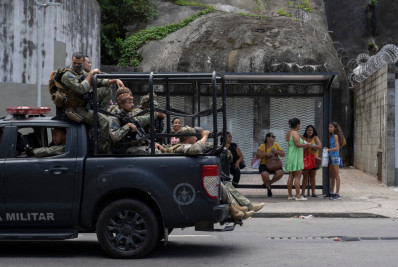 Ex-ministros da Justiça rebatem governadores e defendem decreto de Lula sobre força policial