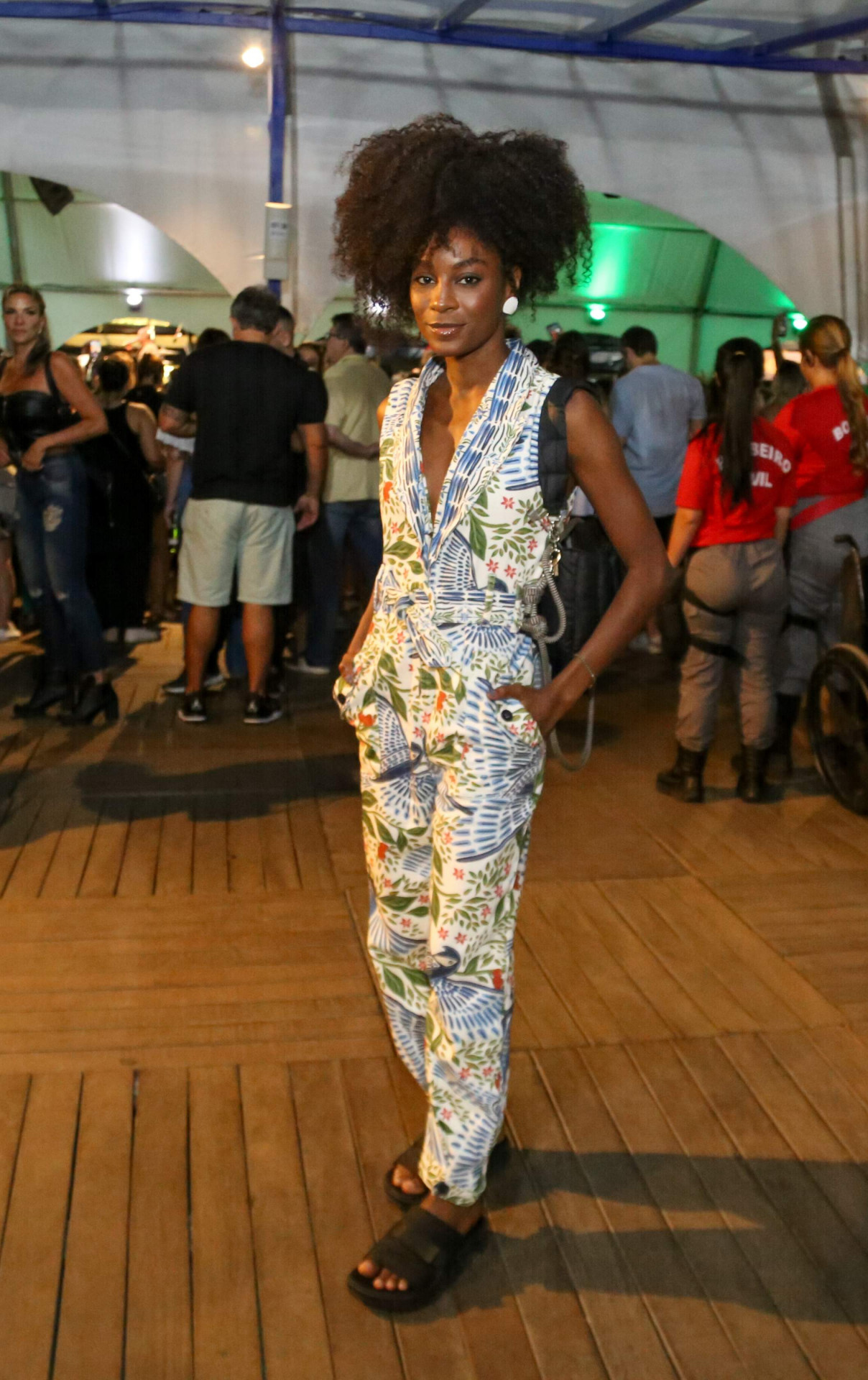 Jeniffer Dias - Julio Cesar / Agnews