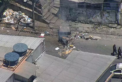 Mulher é morta no Sampaio, e moradores sequestram ônibus para protestar