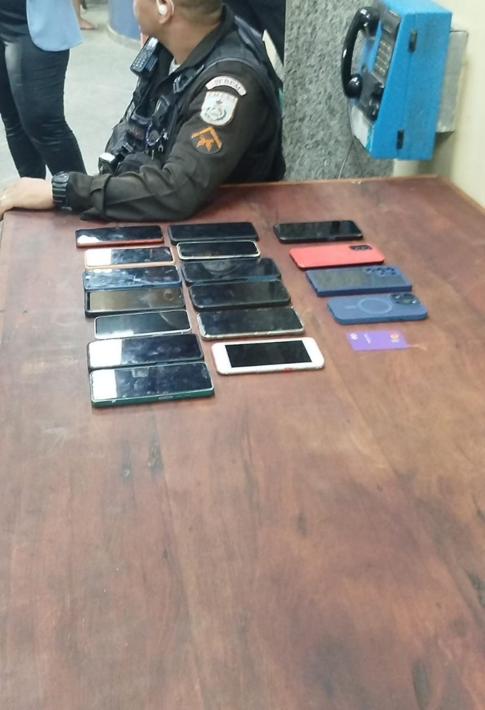 Celulares roubados são recuperados pela Polícia Militar em Copacabana  - Divulgação/PMERJ