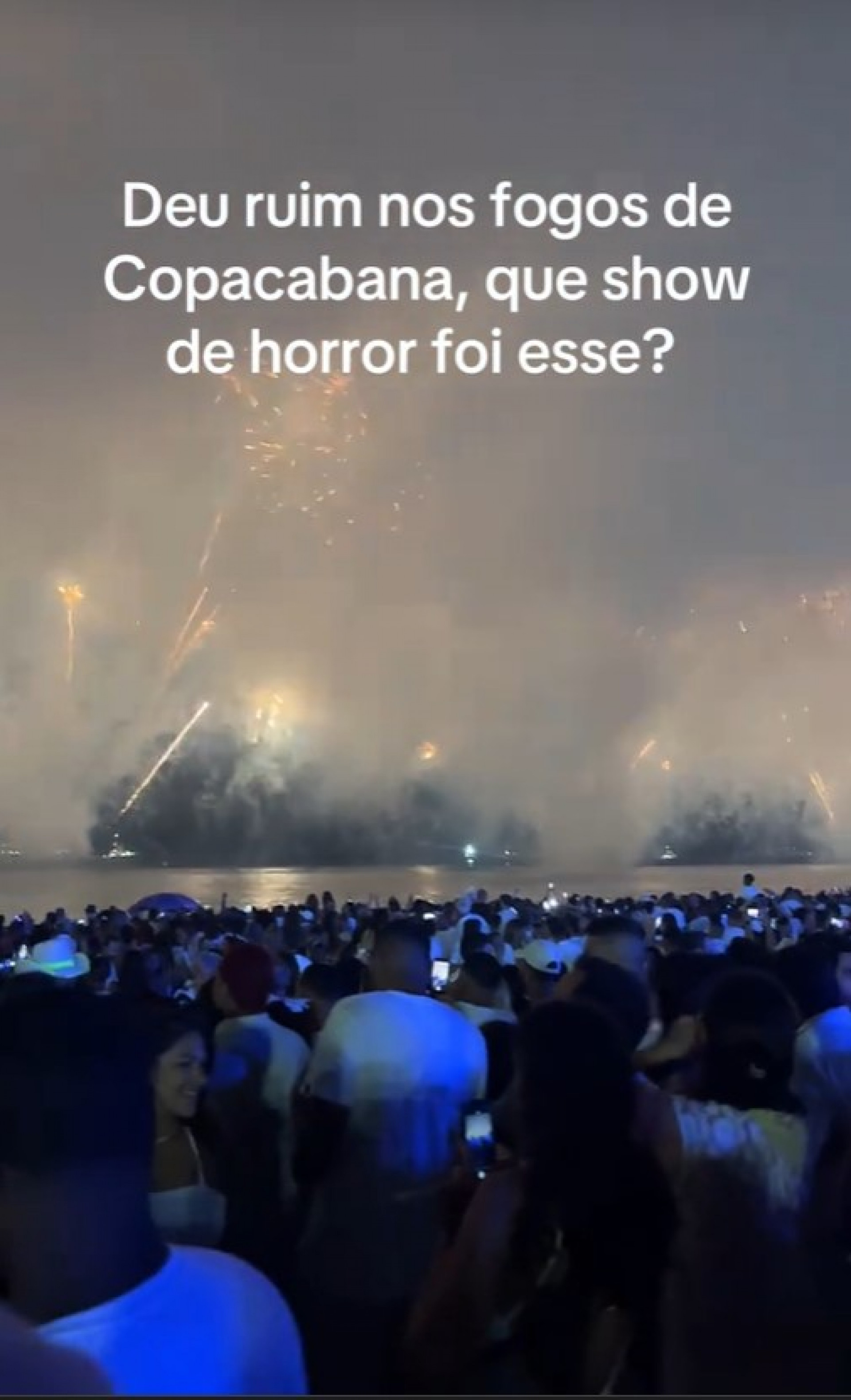Internautas reclamam de fumaça durante queima de fogos do Réveillon de Copacabana - Reprodução / TikTok