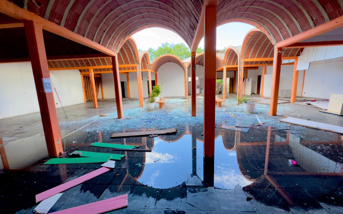 A Casa da Cultura foi destruída e teve vários equipamentos levados