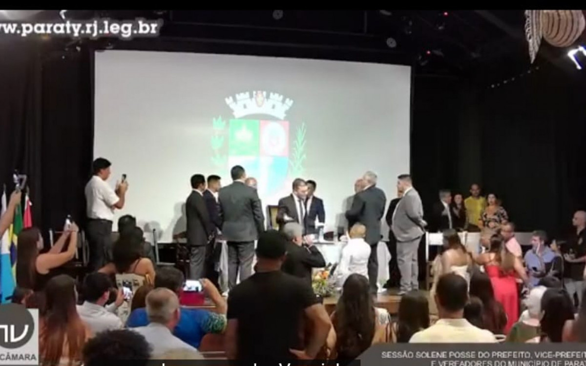 Nova chapa a concorrer a mesa diretora da Câmara de Paraty gera tumulto em sessão de posse dos eleitos