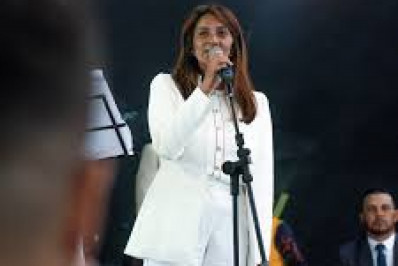 Primeira mulher prefeita de Barra do Piraí, Katia Miki toma posse