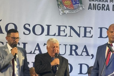 Prefeito Cláudio Ferreti e vice tomam posse em Angra