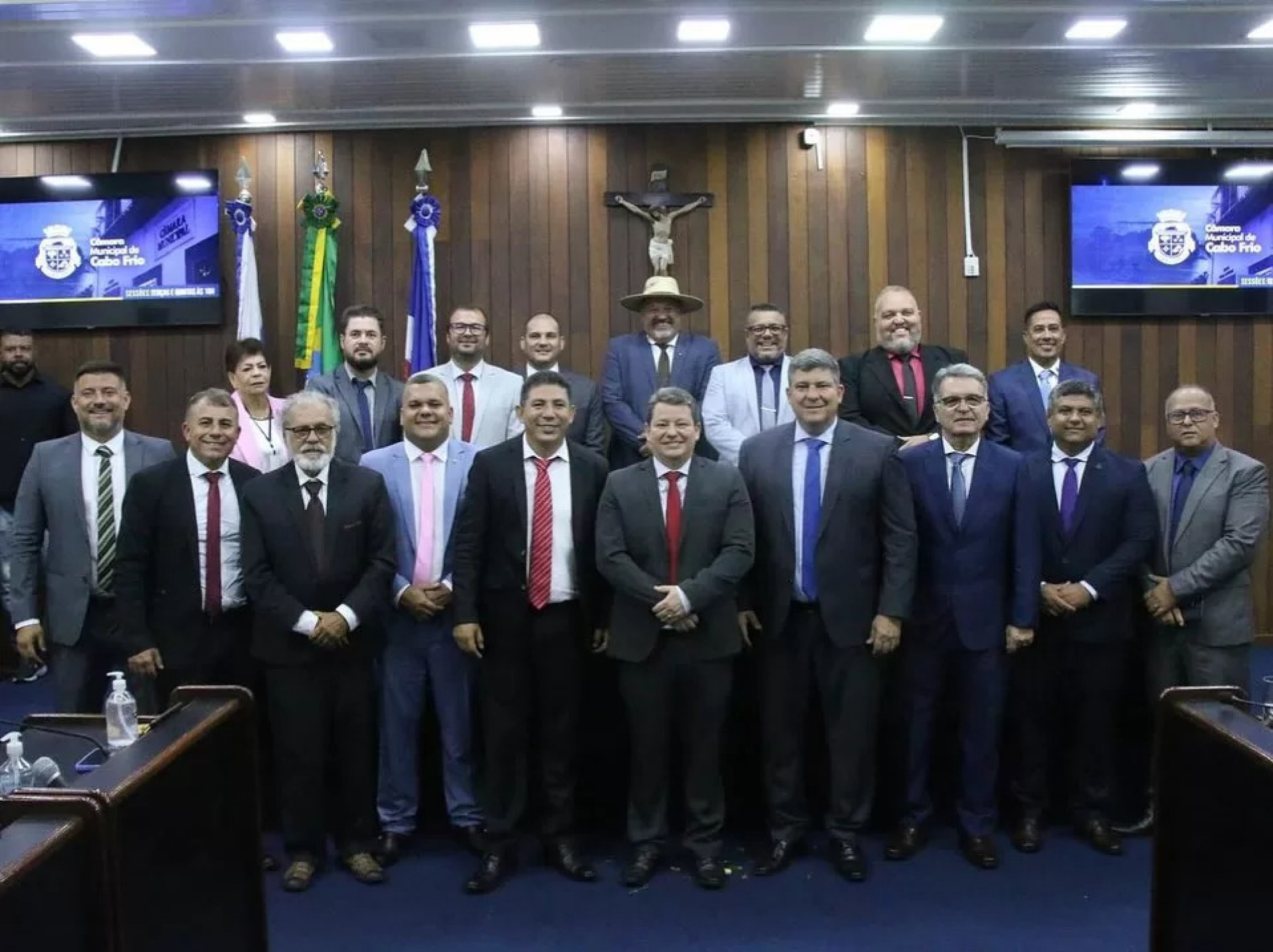 Os demais vereadores são: Johnny Costa (PP), Alfredo Gonçalves (REP), Jefferson Vidal (PODE), Rodolfo de Rui (PL), Luís Geraldo (REP), Vinicius Corrêa (PP), Tatá de Tamoios (PRTB), Milton Alencar (PODE), Josias da Swel (PL), André Jacaré (PSB), Oseias de Tamoios (PV), Thiago Vasconcelos (Avante) e Claudinho da Padaria (PODE) - Reprodução/ redes sociais