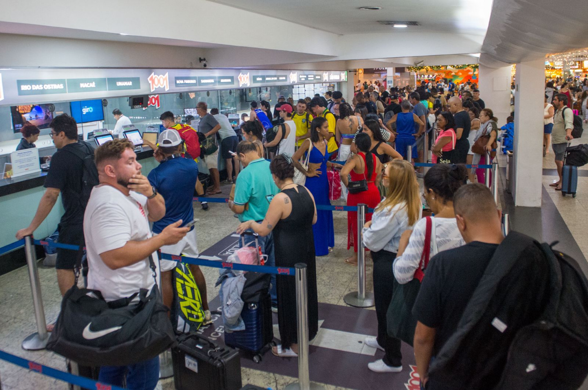 Movimentação de passageiros no Terminal Rodoviário do Rio - Armando Paiva/Agência O Dia
