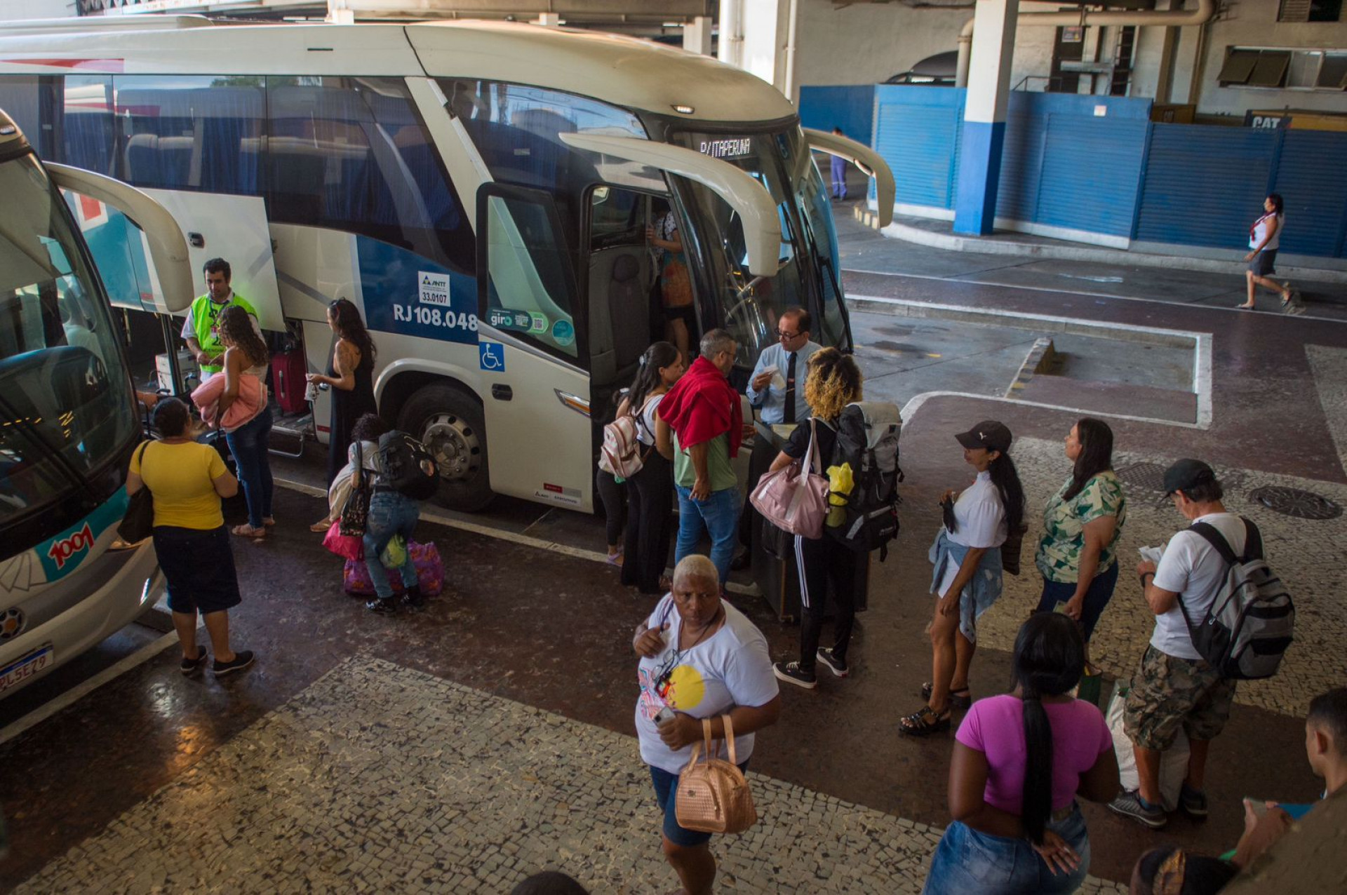 Movimentação de passageiros no Terminal Rodoviário do Rio - Armando Paiva/Agência O Dia