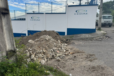 Polícia retira 18 toneladas de entulhos usados como barricadas em São Gonçalo