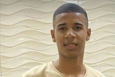 Delegacia de Homicídios passa a investigar morte de jovem baleado na cabeça em baile em Queimados