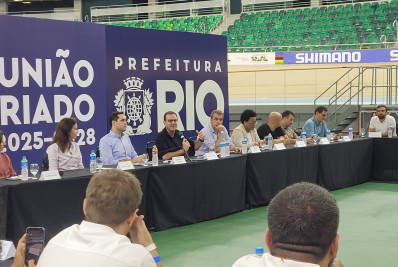 Paes se reúne com secretariado e diz que decretos serão detalhados em até 2 meses