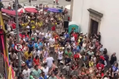 Blocos animam cariocas durante preparação para o Carnaval 2025