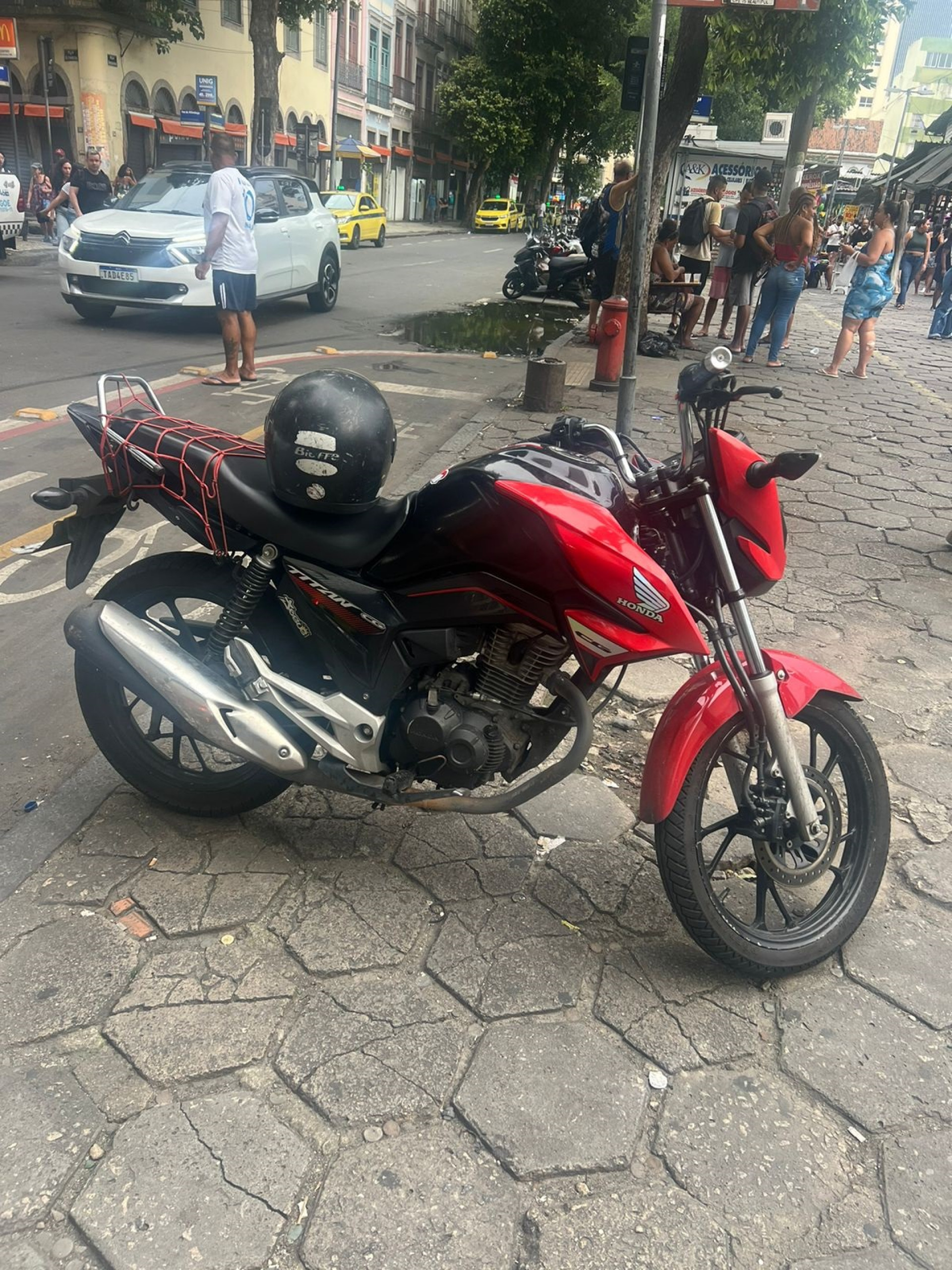 Moto com irregularidade é apreendida
