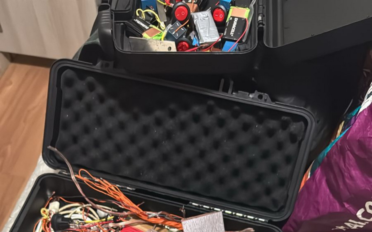 Artefatos explosivos foram encontrados no apartamento de homem que morreu em explosão no Anil