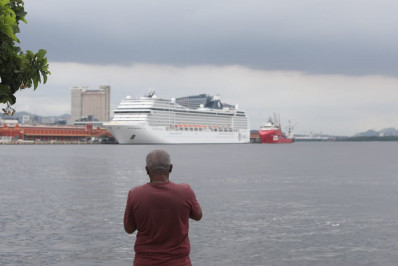 Passagem de frente fria deve deixar tempo instável e causar chuva até quinta-feira