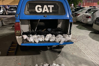 Polícia encontra cocaína e skank em forro de telhado de escola