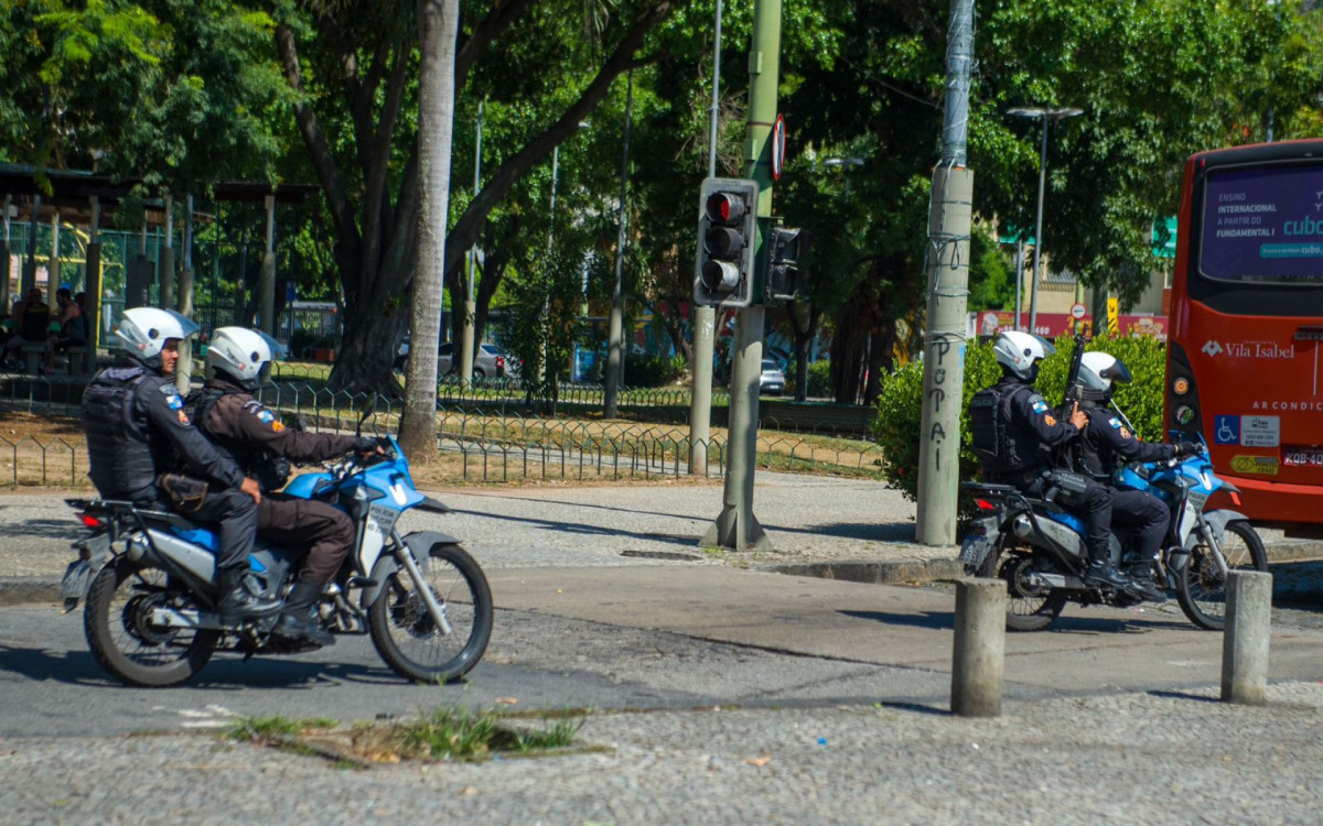 Policiamento foi reforçado nos arredores do Morro dos Macacos na manhã desta segunda (6) - Armando Paiva/Agência O DIA