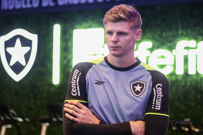 'Poder estrear pelo Botafogo é coisa de outra mundo', diz Raul