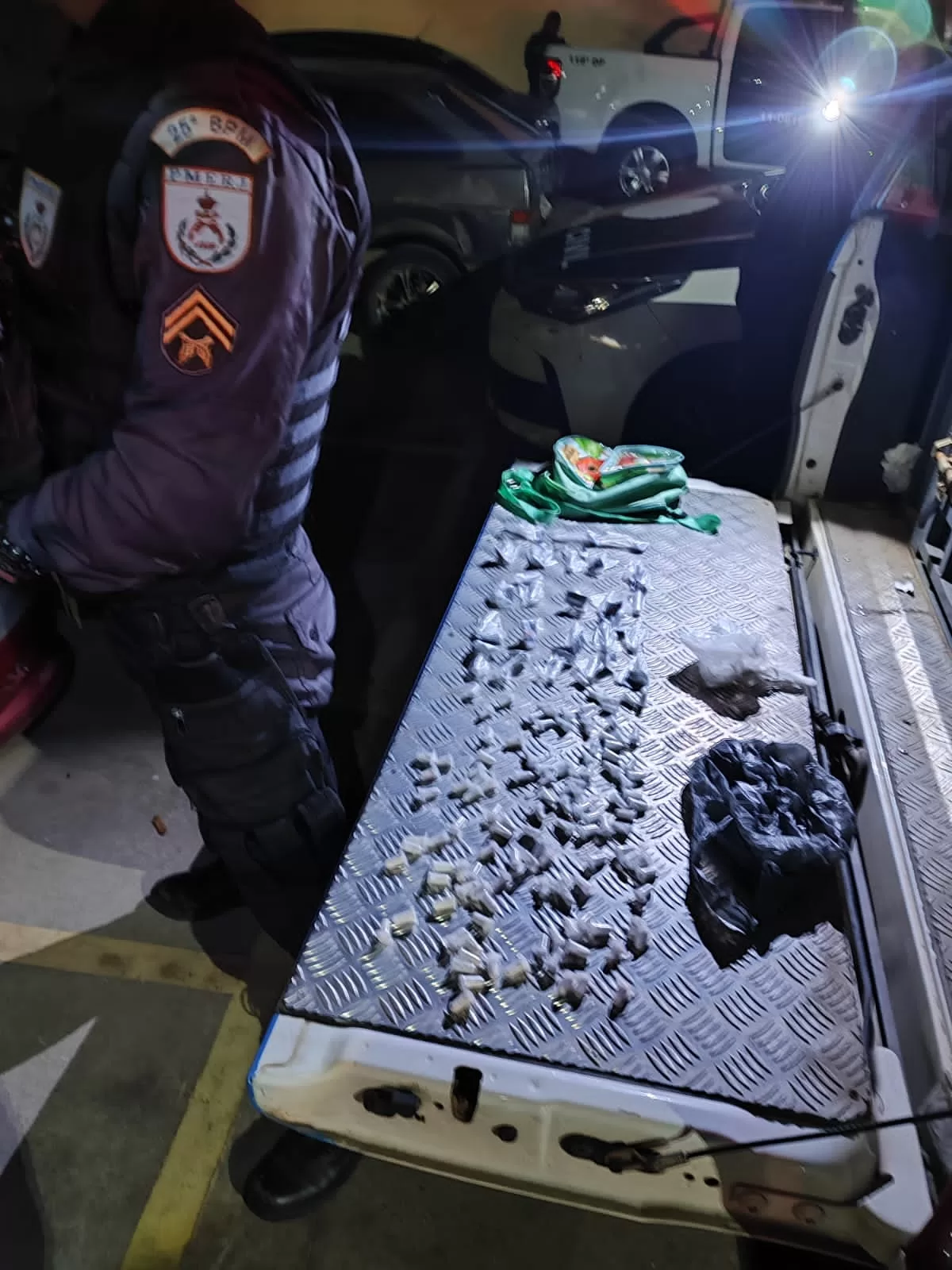 Operação da Polícia Militar apreende material ilícito no bairro Mutirão