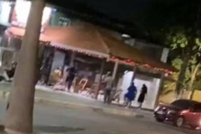 Ataque a tiros em bar deixa uma mulher morta e seis pessoas feridas