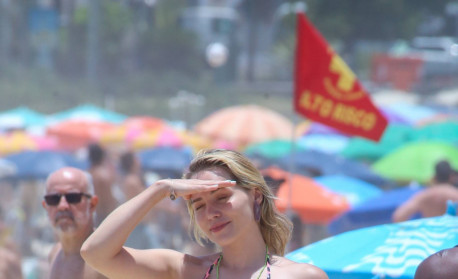 Letícia Colin na praia do Leblon - JC Pereira/Ag.news
