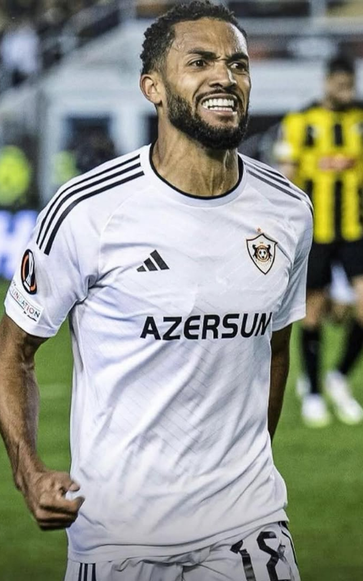 Filipe Luís liga para Juninho e convence atacante a jogar no Flamengo - Diulgação / Qarabag