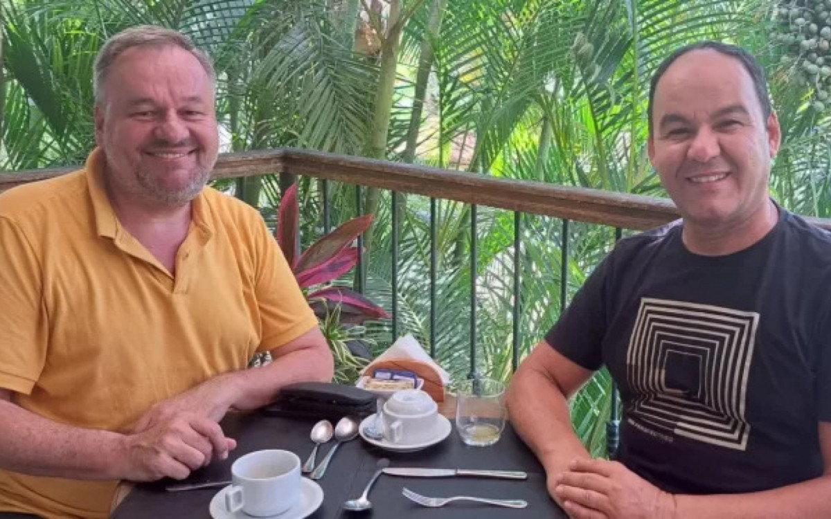 Weber (à esquerda) num encontro com o empresário Cristiano Marques, o Tutu, que já foi secretário adjunto da pasta no primeiro mandato de Alexandre Martins