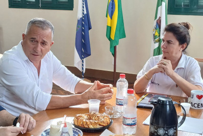 Deputado federal visita prefeita