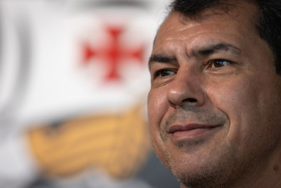 Vasco não tem acerto por Balbuena, e Carille confirma interesse em zagueiros